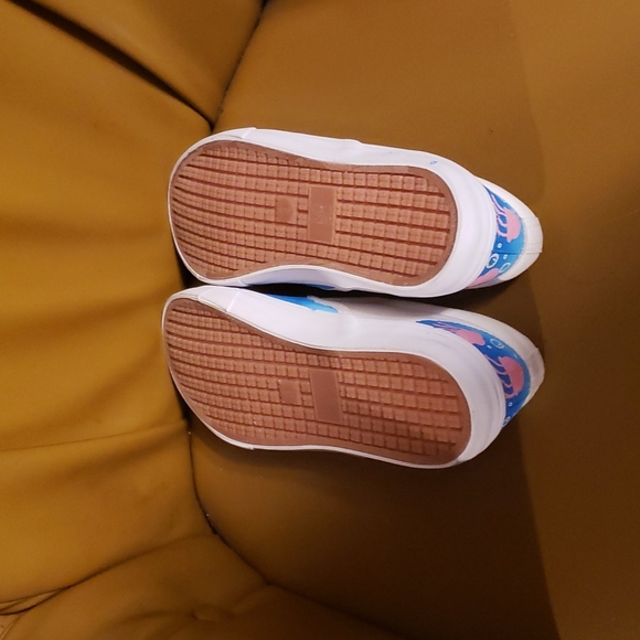 Hand painted slip on shoes - Picture 4 of 4